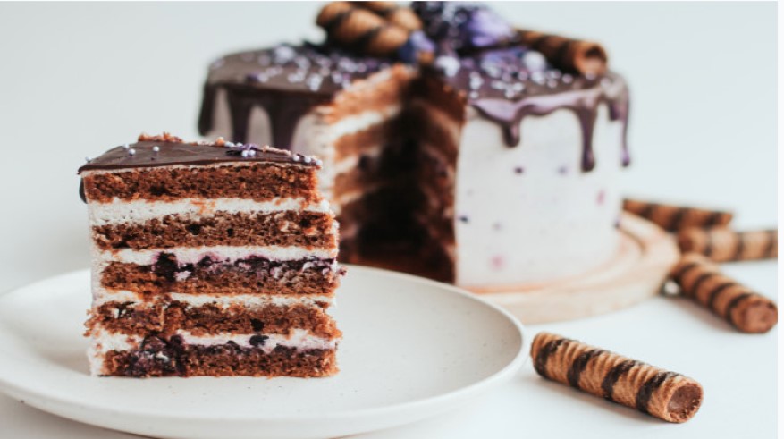 Vanilla cake with chocolate frosting recipe, recipe, cake, dessert, American cake, birthday
